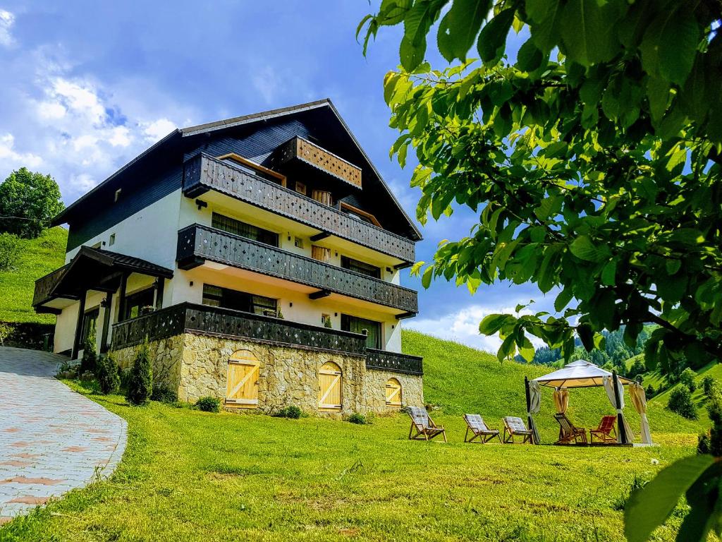 Fotografie z fotogalerie ubytování Carpatica Lodge v destinaci Moieciu de Sus