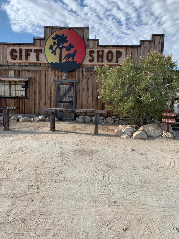 Certifikát, hodnocení, plakát nebo jiný dokument vystavený v ubytování Safari Motor Inn - Joshua Tree