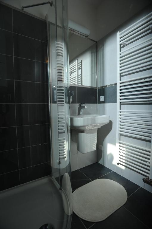 Black Bridge Hotel Apartment - 3