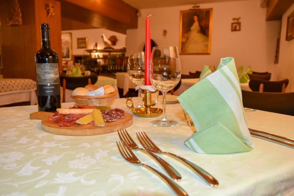 Jedzenie w hotelu lub w pobliżu