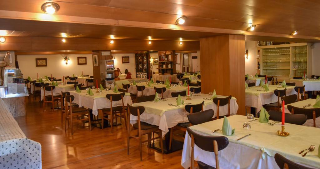 Restauracja lub miejsce do jedzenia w obiekcie Hotel Europa