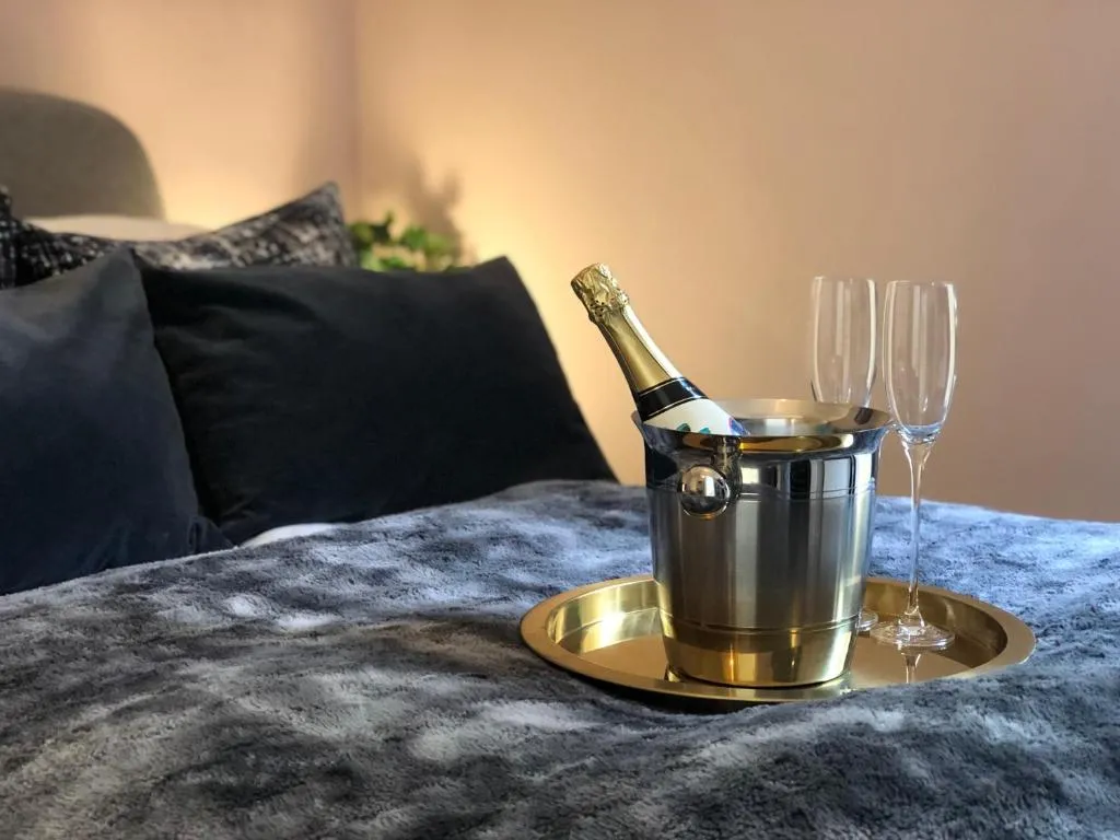 A warm & cosy, self contained room with private entrance., Bath, Marea Britanie