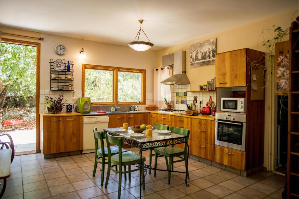 Yael's House of Freedom - Housity
