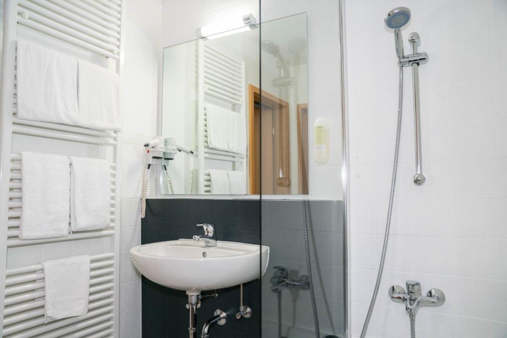 Koupelna v ubytování Hotel Löwenstein