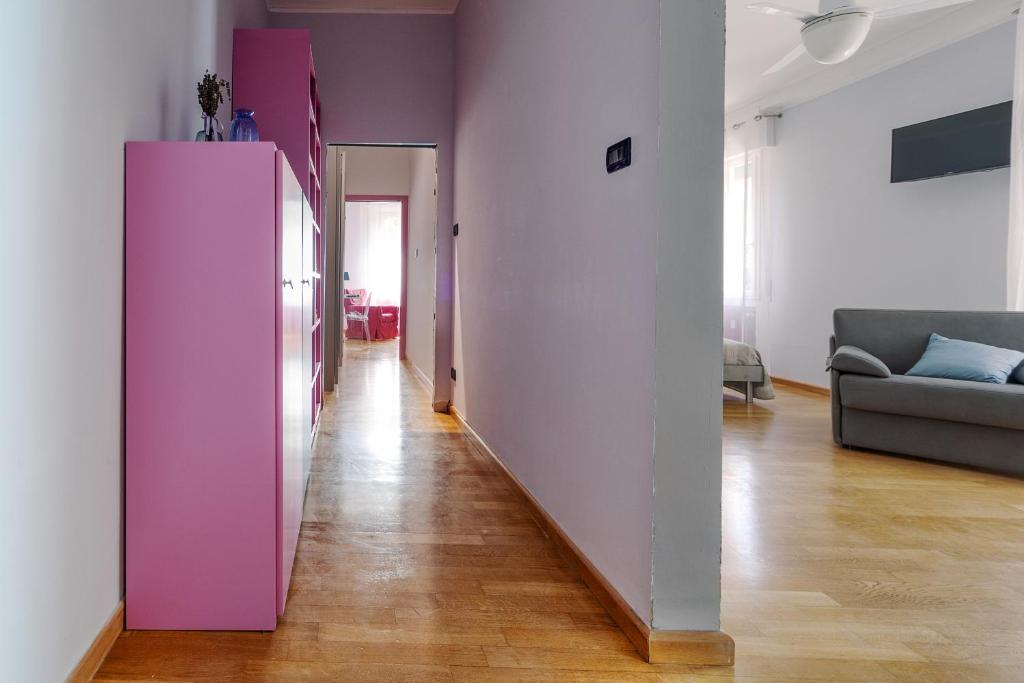 A television and/or entertainment centre at Sant'Orsola Colorful Huge Apartment