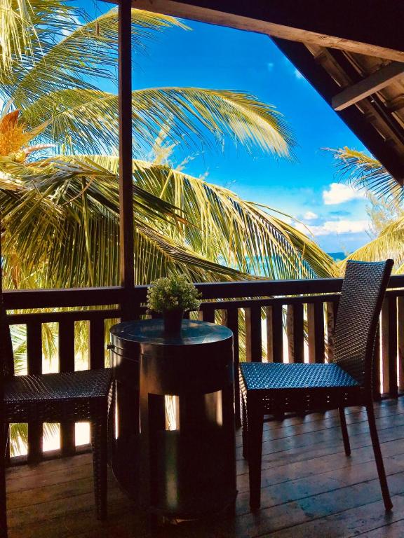 Balkón nebo terasa v ubytování Bayu Lestari Island Resort