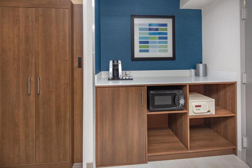 Holiday Inn Express San Diego Airport-Old Town, an IHG Hotel - Standardraum