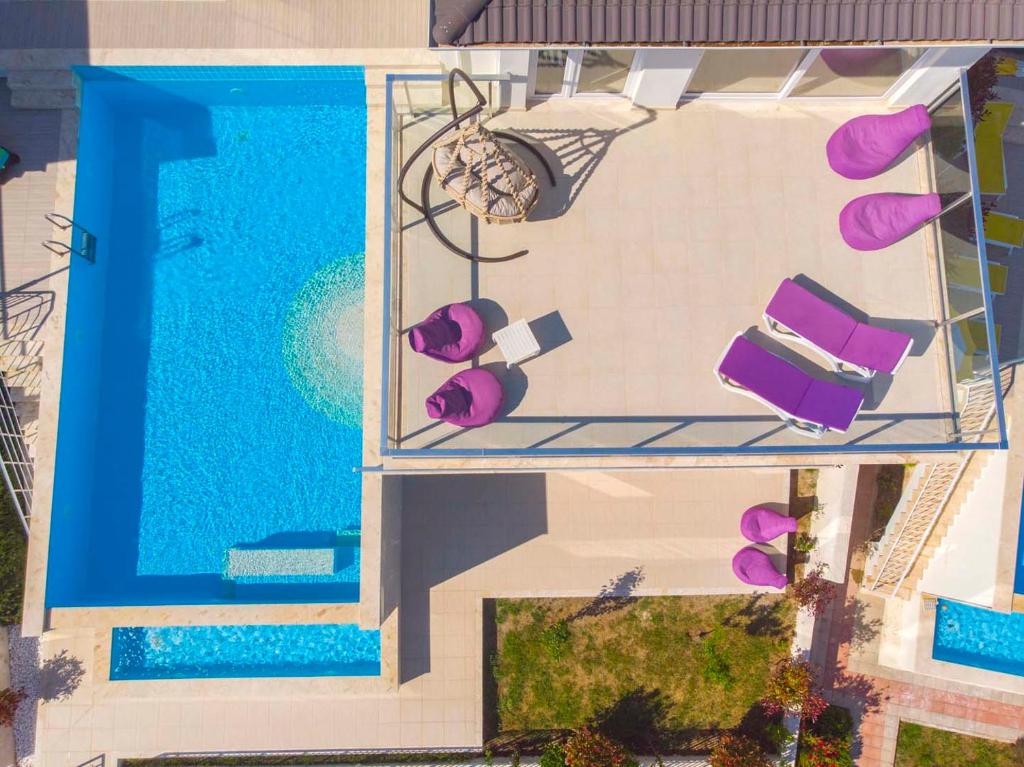 Bazén v ubytování ORKA RESIDENCE VILLA 3 nebo v jeho okolí