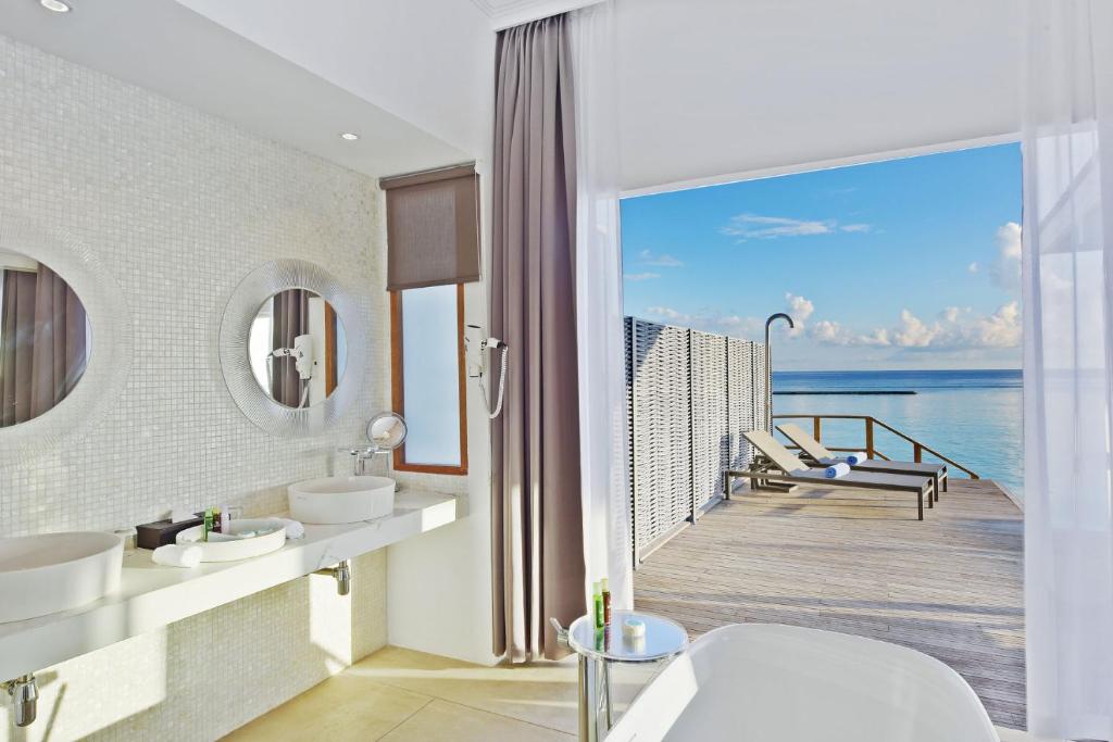 Koupelna v ubytování Kuramathi Maldives