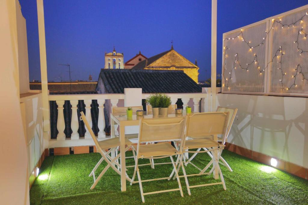 A balcony or terrace at Casa con Terraza San Fernando