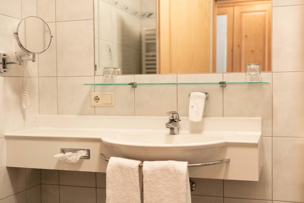 Koupelna v ubytování Hotel Rotlechhof
