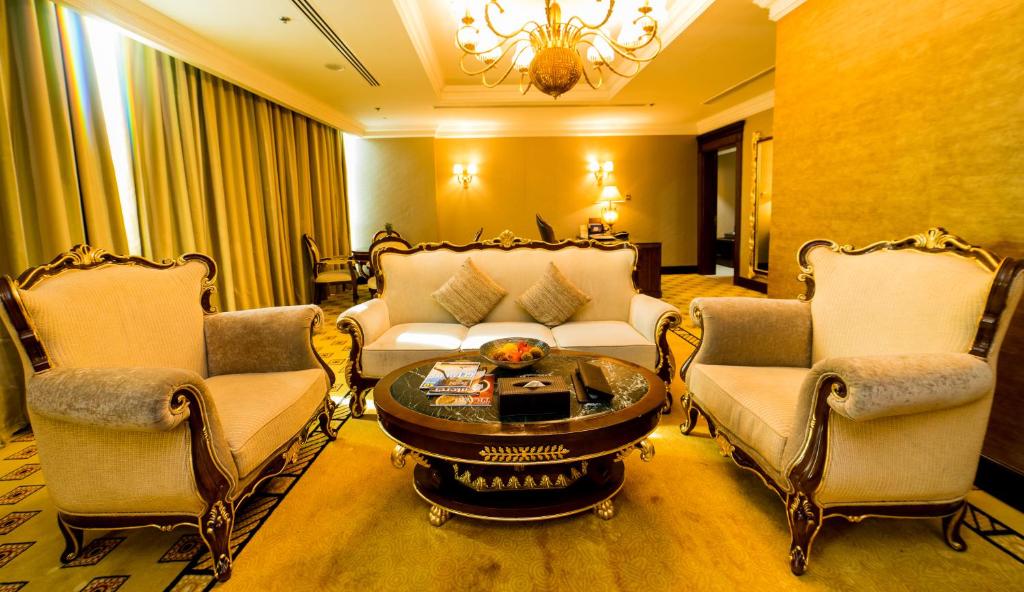 Posezení v ubytování Grand Excelsior Hotel Al Barsha