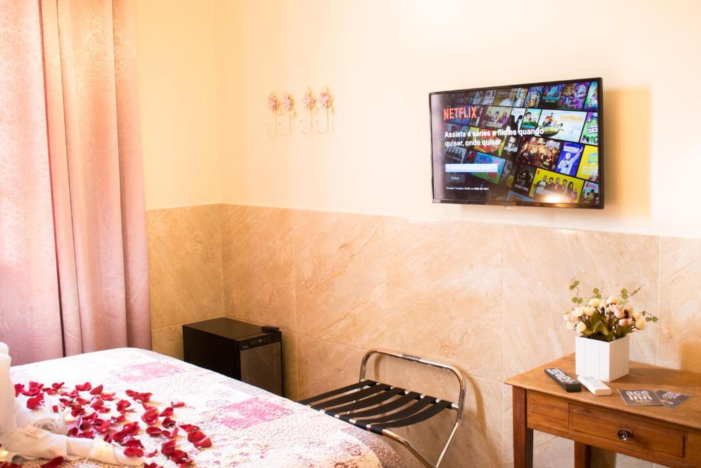  Ace Suites Inn