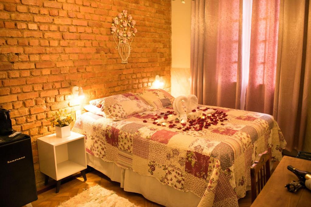  Ace Suites Inn