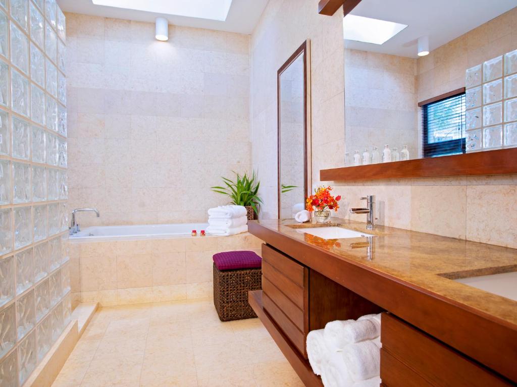 Bagno di Las Verandas Hotel & Villas