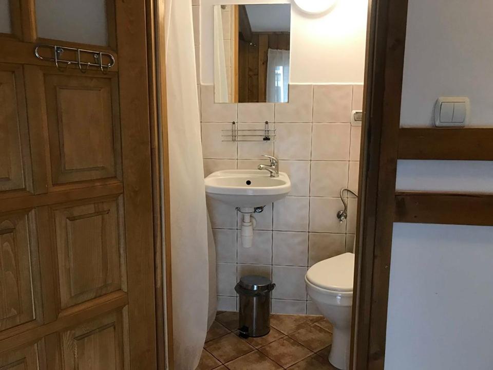Kúpeľňa v ubytovaní Domek pod Skocznią