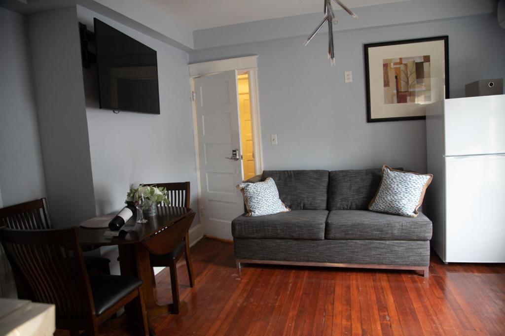 Vacation House DC - Maison De Deux Chambres