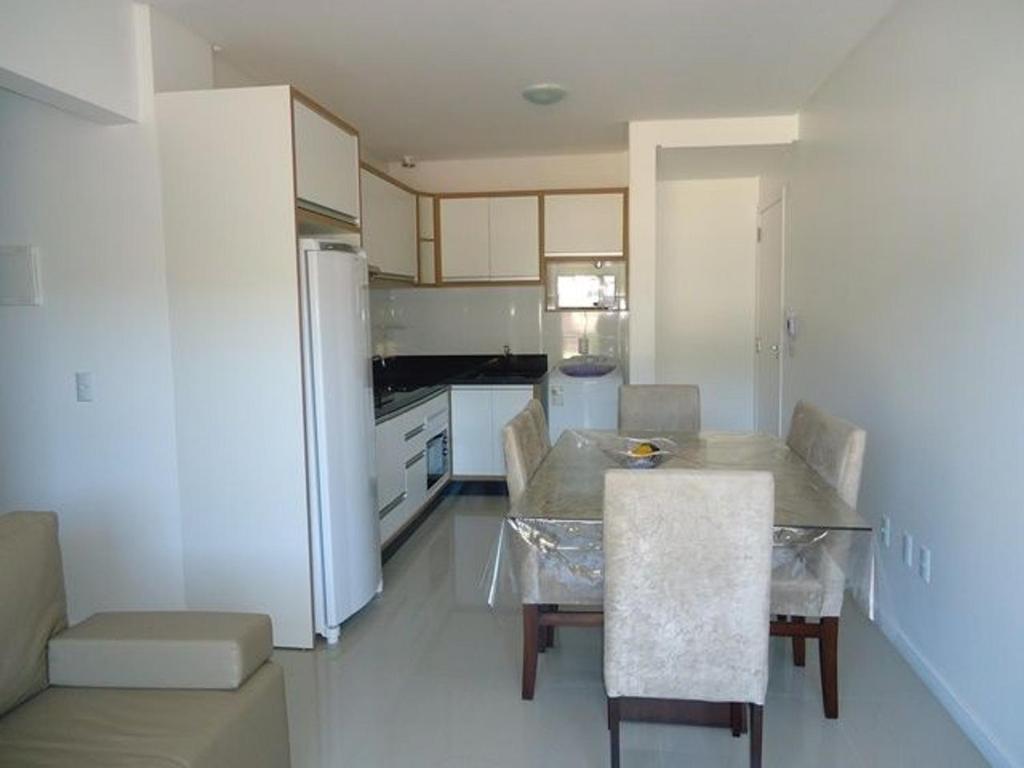  Res. Antonio Pinheiro. Apartamento com 2 dormitórios.