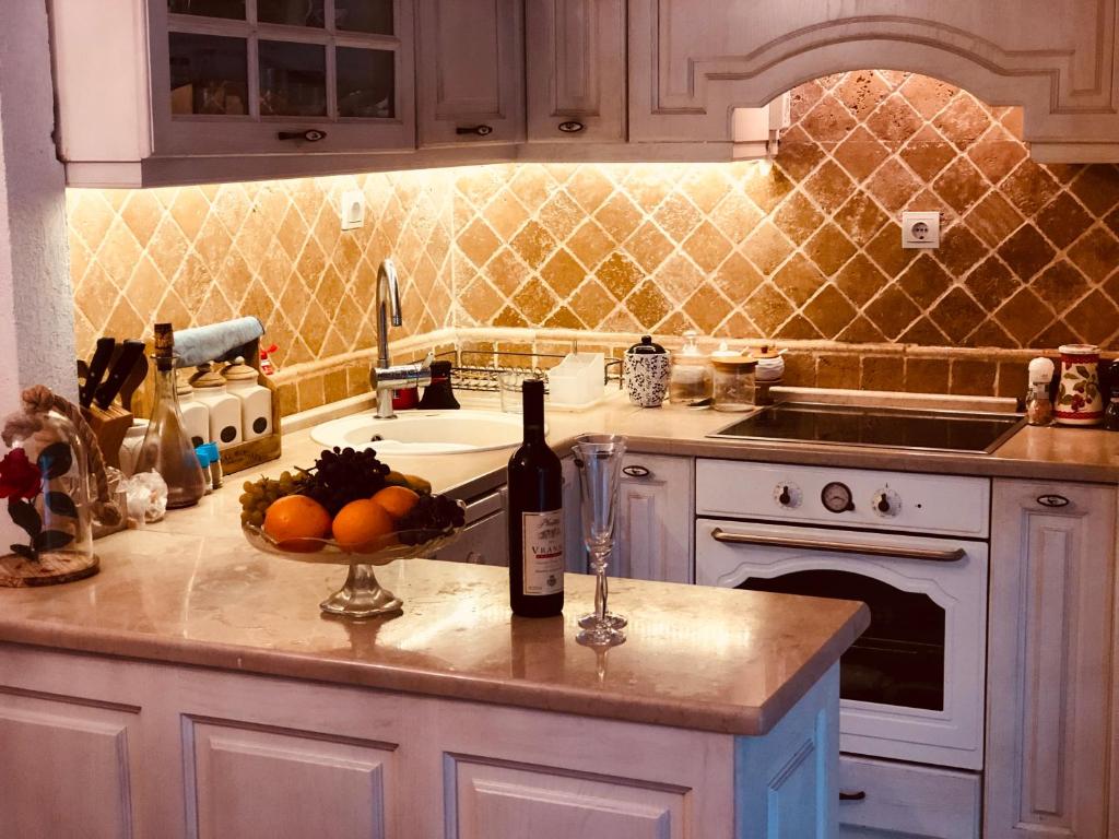 Lavender Vacation Home, Bar