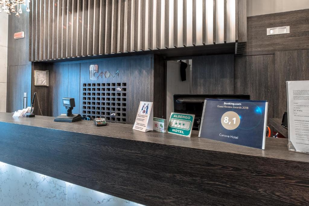 Certifikát, hodnocení, plakát nebo jiný dokument vystavený v ubytování Canova Hotel