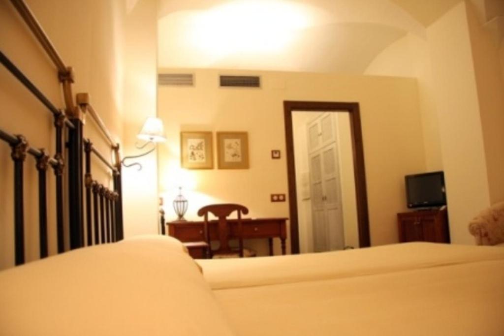 Hospedium Hotel Cortijo Santa Cruz - 4