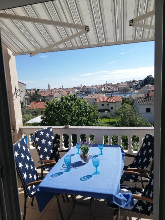 Balkón nebo terasa v ubytování Apartmani Paula