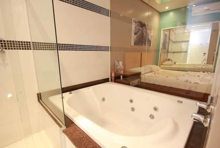  Motel Las Brisas