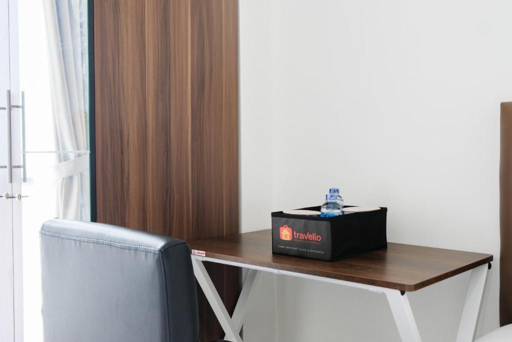Comfortable Studio Apartment M-Town Residence By Travelio - Studio Apartment