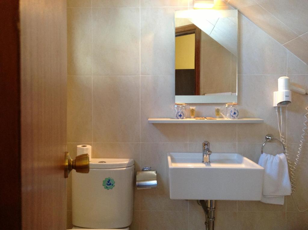 Koupelna v ubytování Hostal Cerezo 2