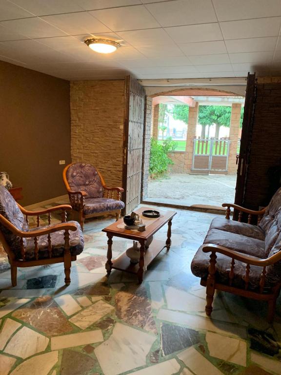 A seating area at CAL GUINEU