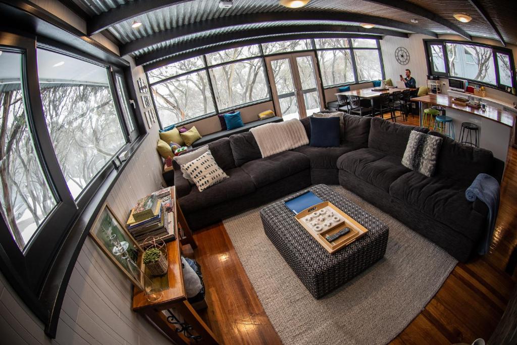 Area soggiorno di Amber Lodge Mt Buller