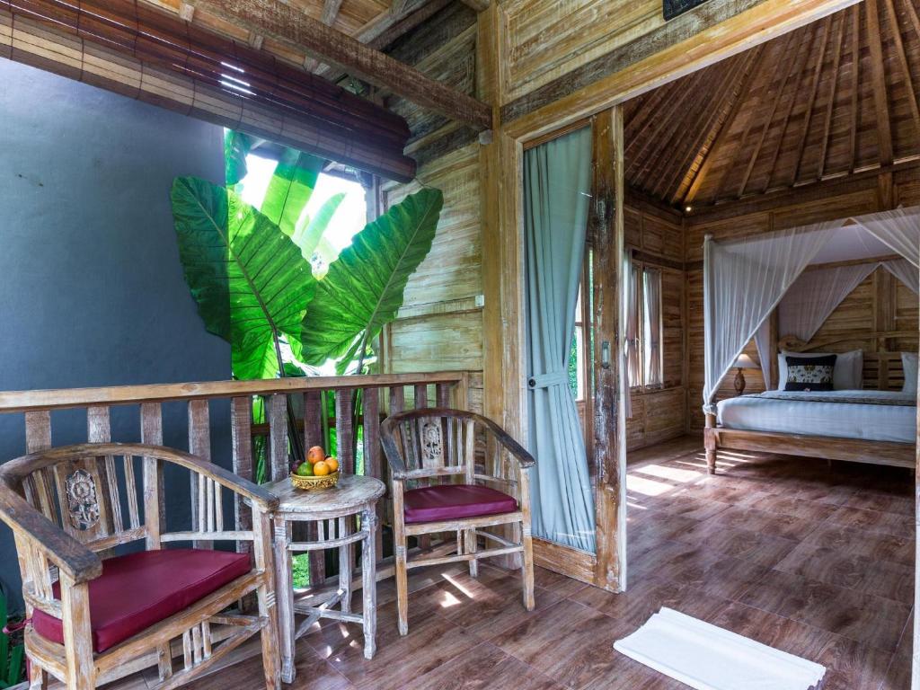 Pondok Sebatu Villa - Superior Suite With Garden View And Free Benefit