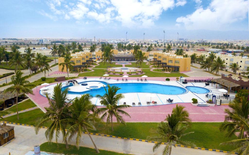 Výhled na bazén z ubytování Samharam Resort Salalah nebo okolí