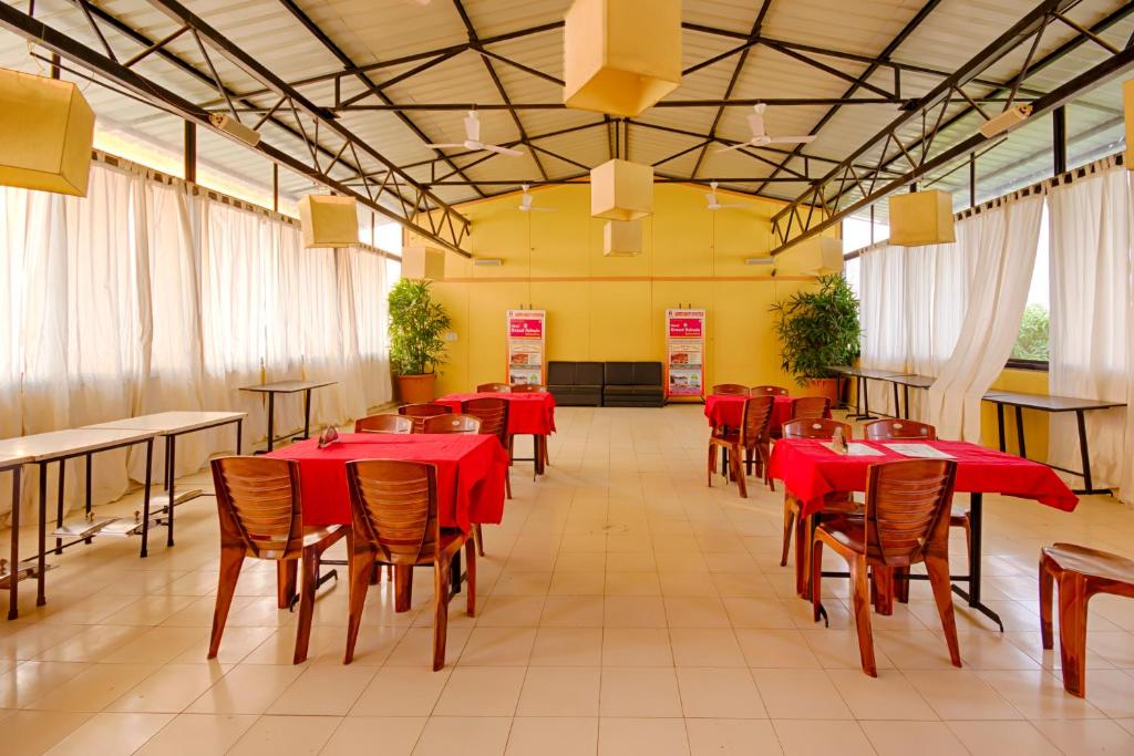 Restaurace v ubytování Hotel Grand Ashwin
