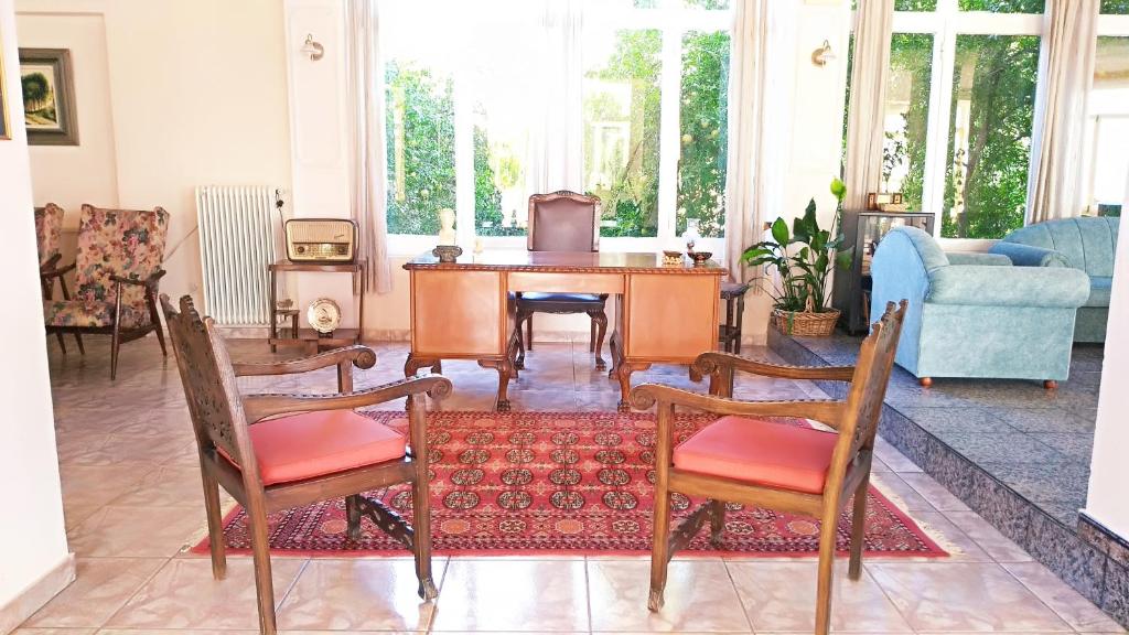 Posezení v ubytování Nireus Hotel