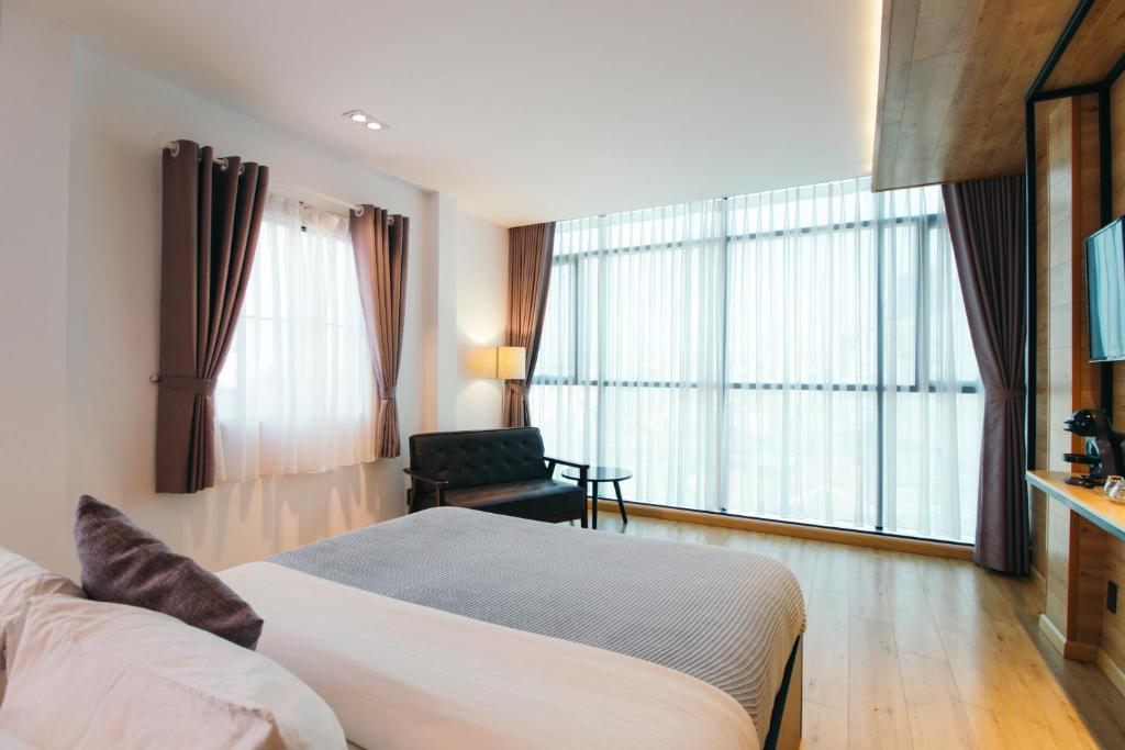 Chill Suites - Suite With City View