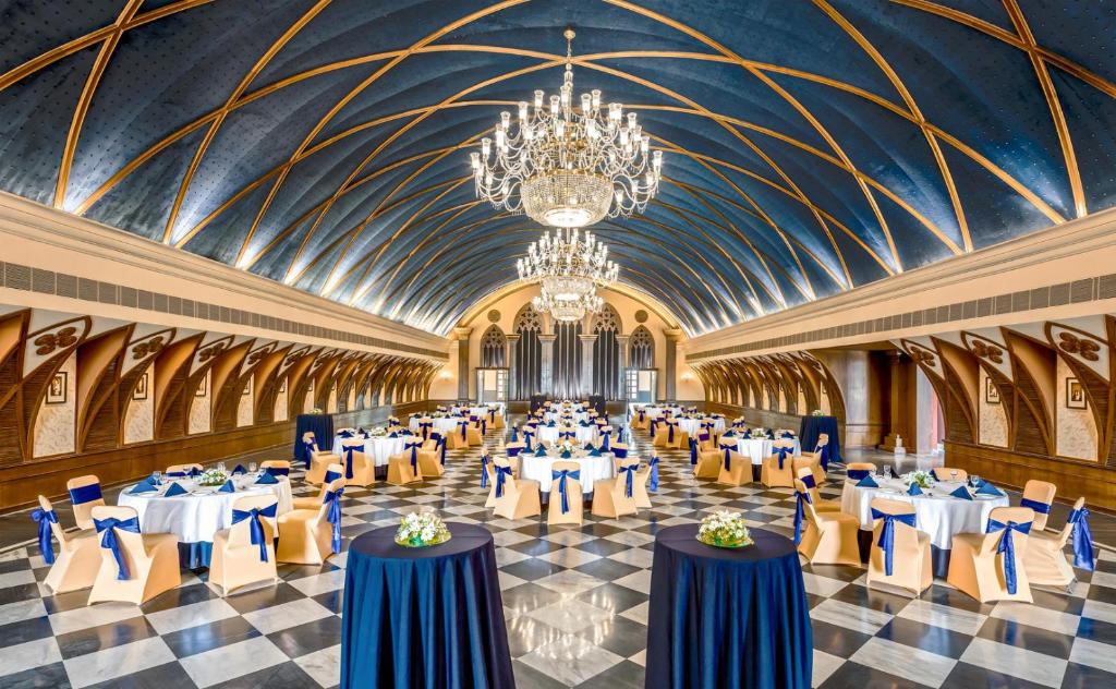 Restaurace v ubytování Raajkutir - IHCL SeleQtions