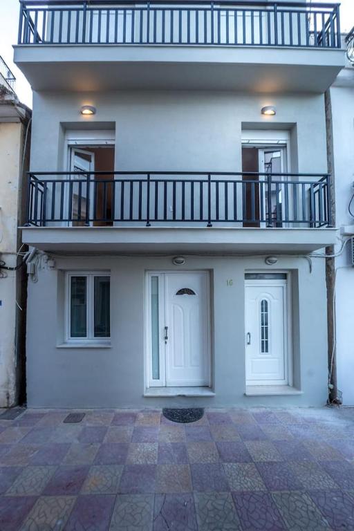 A balcony or terrace at Plession Apartment