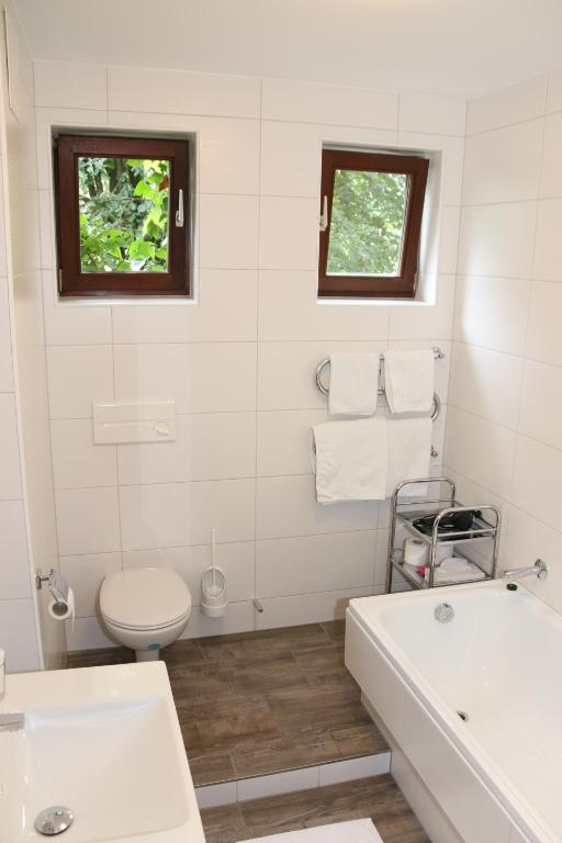 Koupelna v ubytování Hotel & Hostel Sandwirt