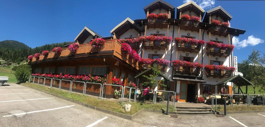 Budova, kde se hotel nachází