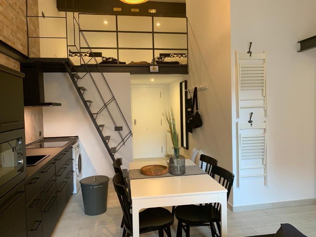 La Casa de Pablo AT-47-44 - Housity