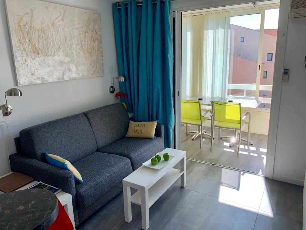 Domaine de La Coudouliere, Vue Mer, Plage, Piscine et Parc的休息区