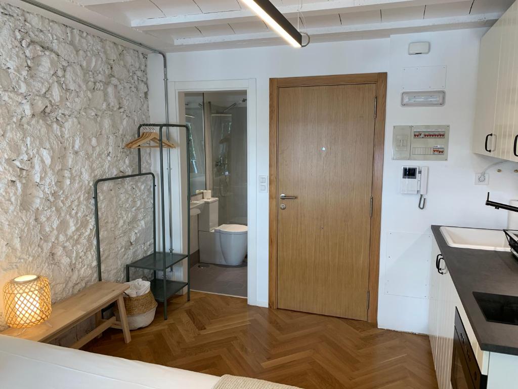 A bathroom at Oktheway Coruña Historic Center