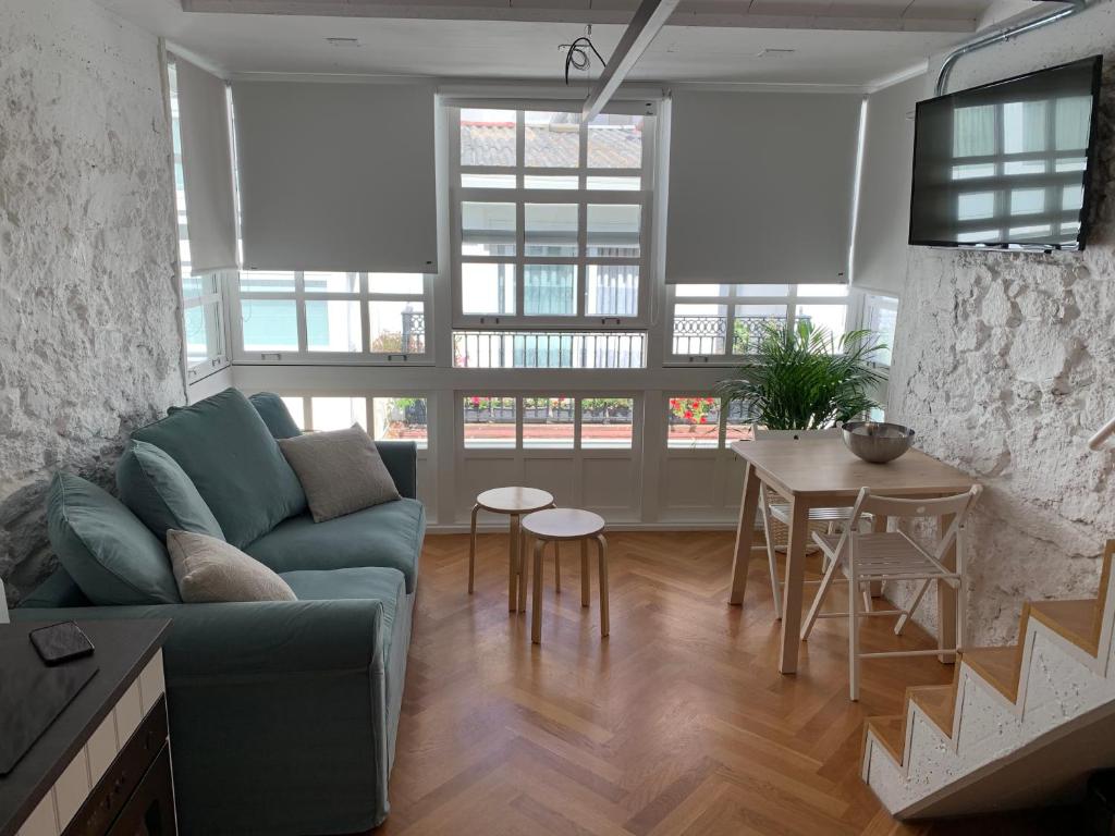 A seating area at Oktheway Coruña Historic Center