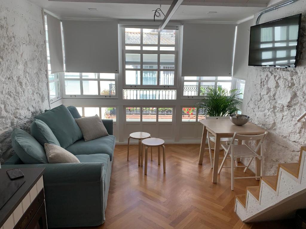A seating area at Oktheway Coruña Historic Center