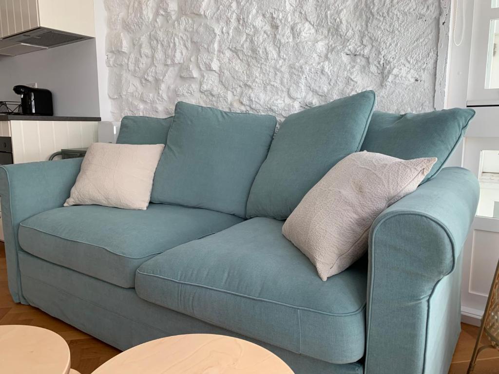 A seating area at Oktheway Coruña Historic Center