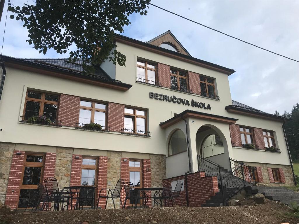 Bezručova škola, Staré Hamry – Updated 2023 Prices