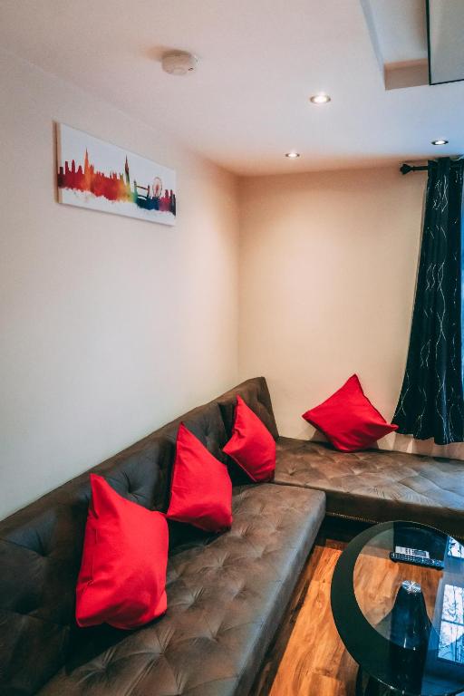 Hotel Quality Stay,2 bed Apartment near the City Centre, 2min Walk from Metro Station
