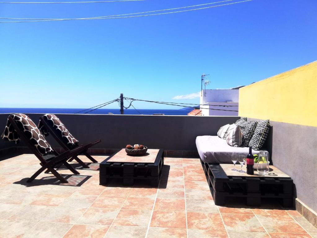 Apartamento La Caleta Isla de El terrace with incredible views, Caleta – Precios