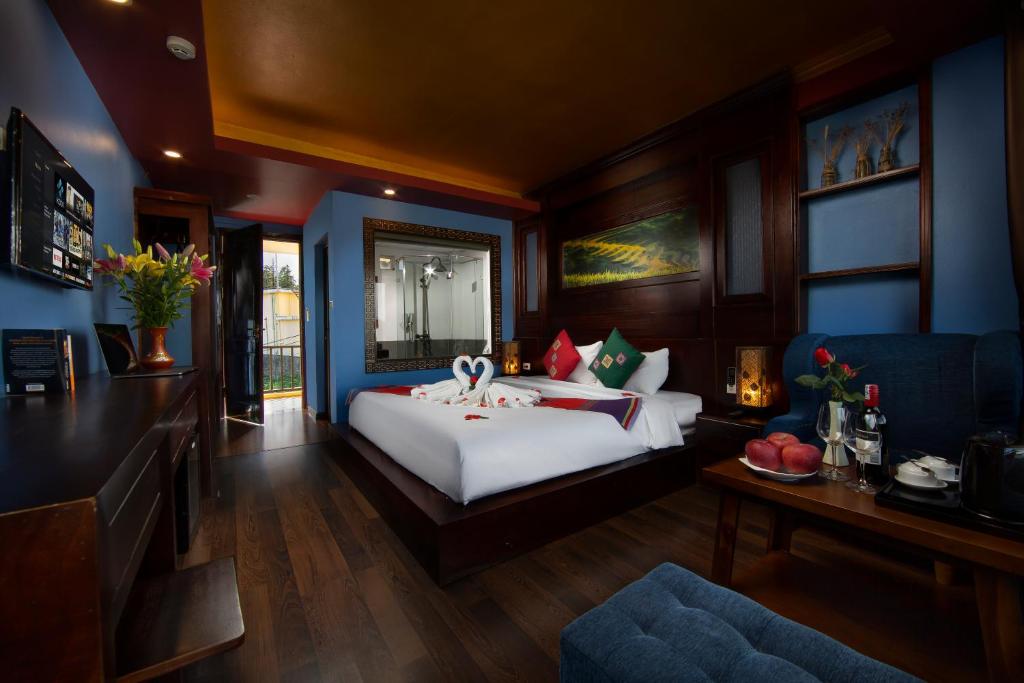 Saparis Hotel - Deluxe Double Or Twin Room With Mountain View